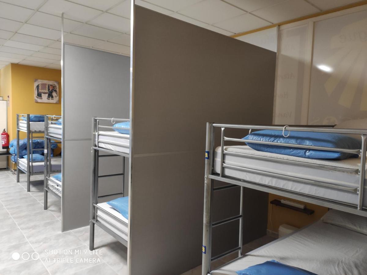 Hostel Arraigos *